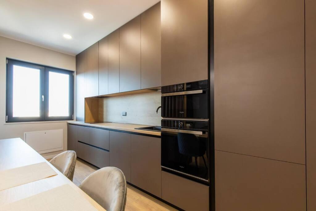 Elegant 2 Bedroom Retreat Bucureşti Ngoại thất bức ảnh